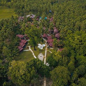 Silver Sand Beach Resort Neil